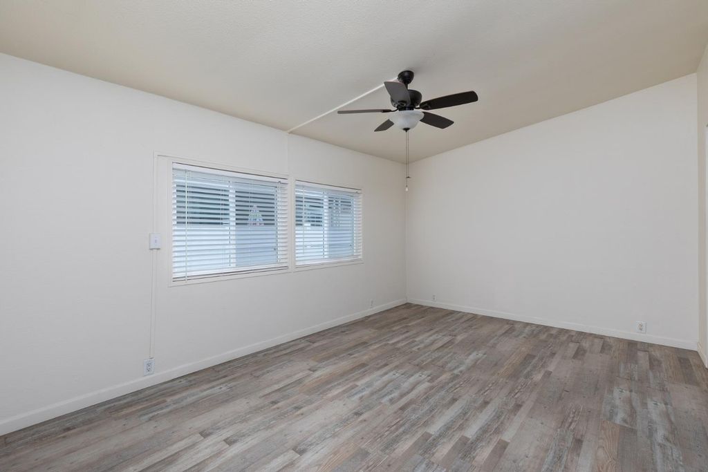 Image 23 of property listing at 8701 Highway 41 # 35, Fresno, CA 93720