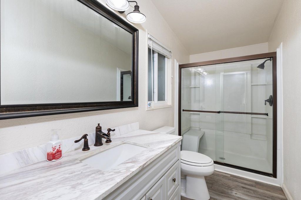 Image 26 of property listing at 8701 Highway 41 # 35, Fresno, CA 93720