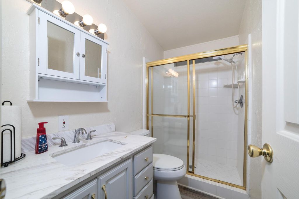 Image 29 of property listing at 8701 Highway 41 # 35, Fresno, CA 93720