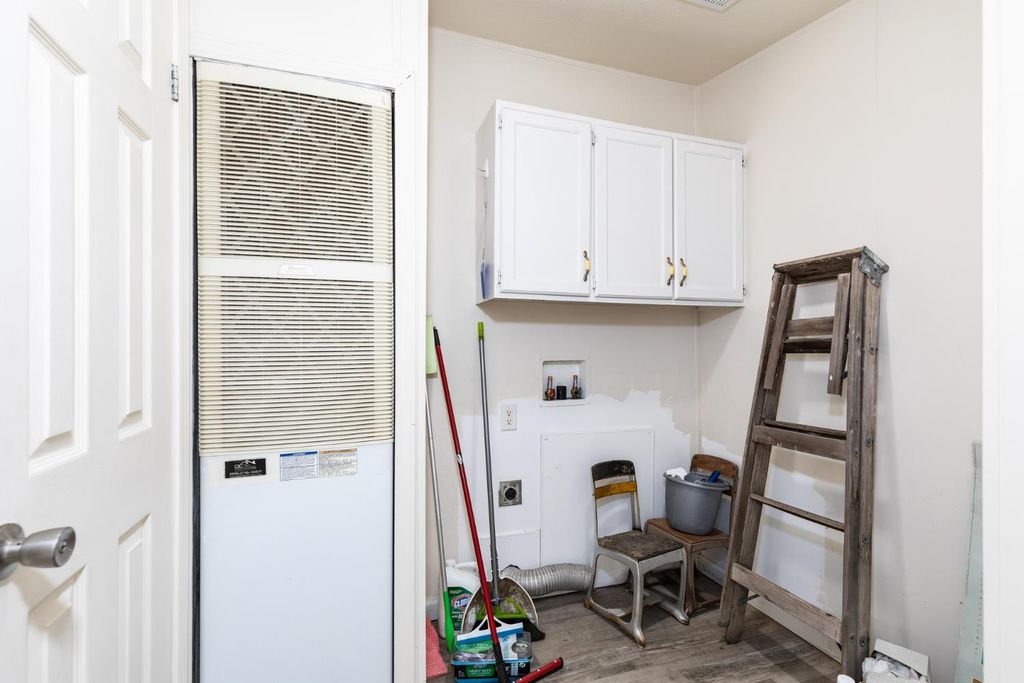 Image 32 of property listing at 8701 Highway 41 # 35, Fresno, CA 93720