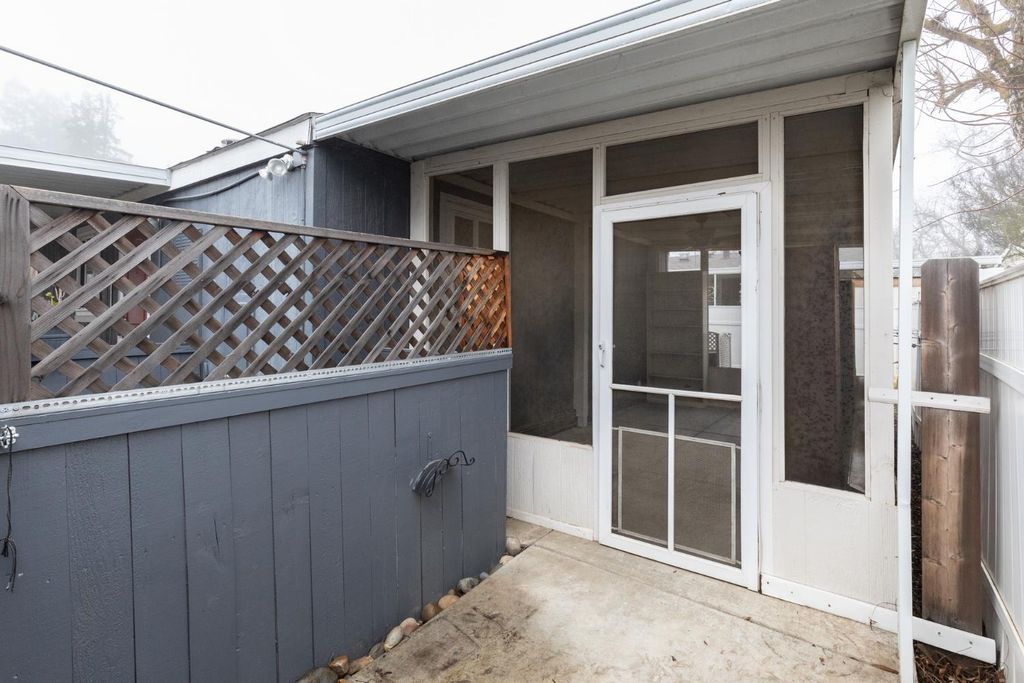 Image 37 of property listing at 8701 Highway 41 # 35, Fresno, CA 93720