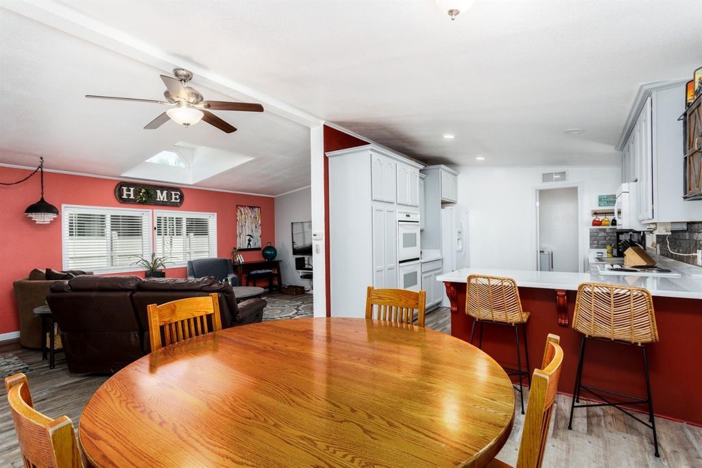 Image 4 of property listing at 8701 Highway 41 # 35, Fresno, CA 93720