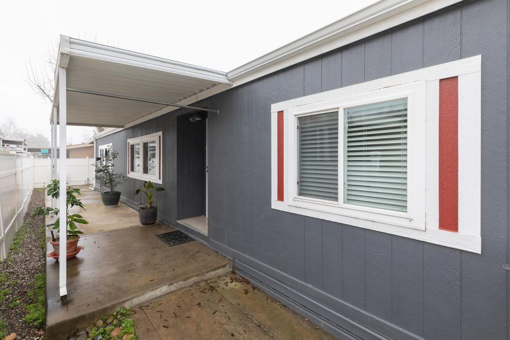 Image 6 of property listing at 8701 Highway 41 # 35, Fresno, CA 93720