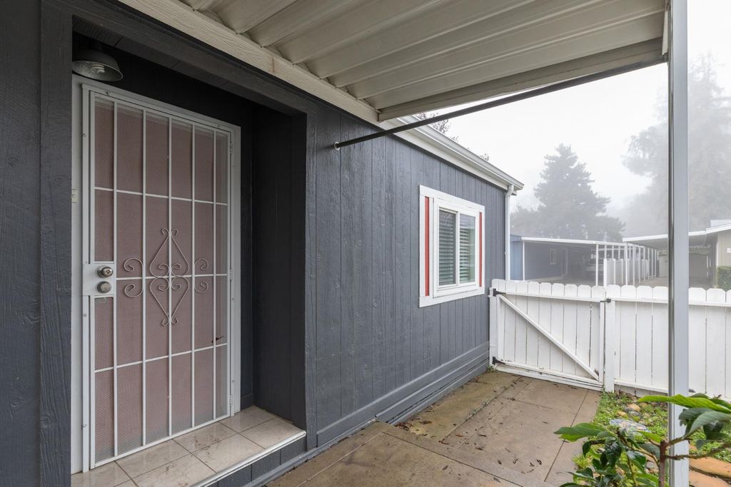 Image 9 of property listing at 8701 Highway 41 # 35, Fresno, CA 93720