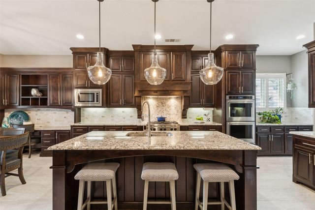 1008 Hazel Drive, Lantana, TX 76226