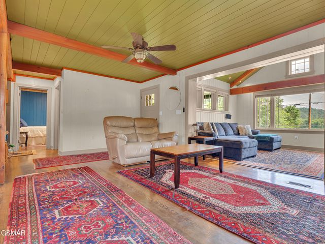 3140 Pittman Center Road, Sevierville, TN 37876