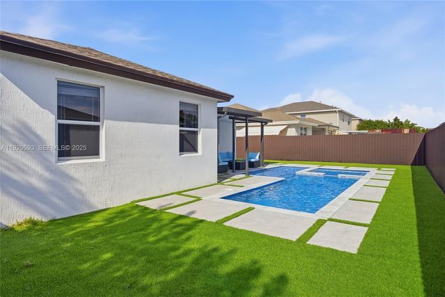 27641 SW 134th Ct, Homestead, FL 33032