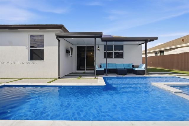 27641 SW 134th Ct, Homestead, FL 33032