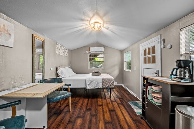 719 Melba Street, Dallas, TX 75208