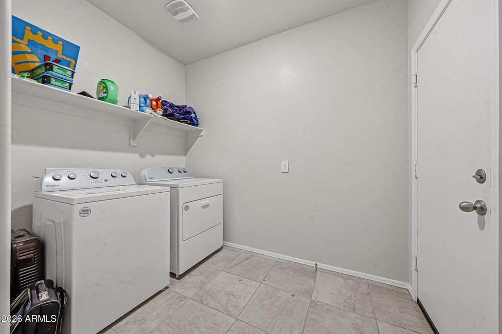 Image 27 of property listing at 25285 N 185TH Drive, Wittmann, AZ 85361