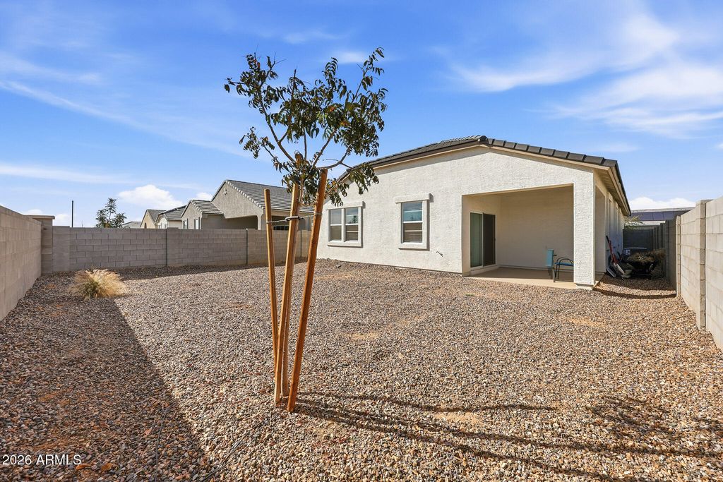 Image 31 of property listing at 25285 N 185TH Drive, Wittmann, AZ 85361