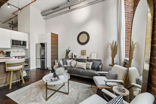 1350 Rosa L Parks Blvd Apt 233, Nashville, TN 37208