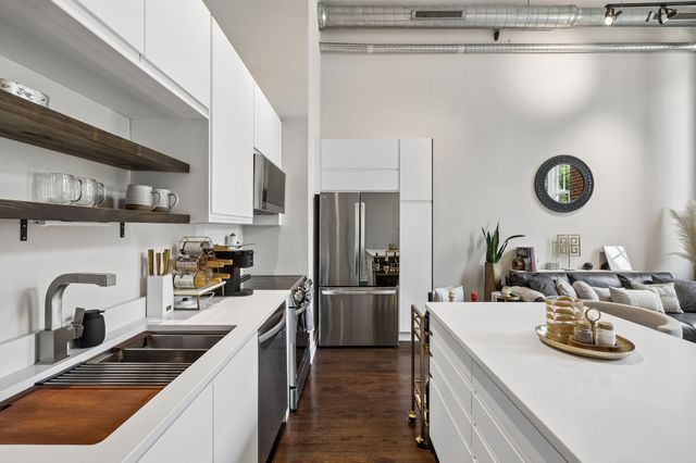 1350 Rosa L Parks Blvd Apt 233, Nashville, TN 37208