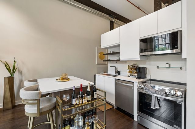 1350 Rosa L Parks Blvd Apt 233, Nashville, TN 37208