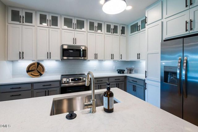 600 Carraway Crossing Br, Chapel Hill, NC 27516