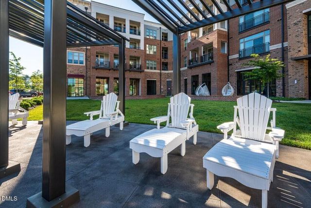 600 Carraway Crossing Br, Chapel Hill, NC 27516