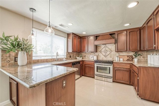 1170 N Homsy, Clovis, CA 93611