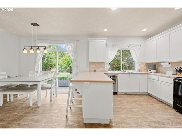 5709 Se 18TH Ct, Gresham, OR 97080