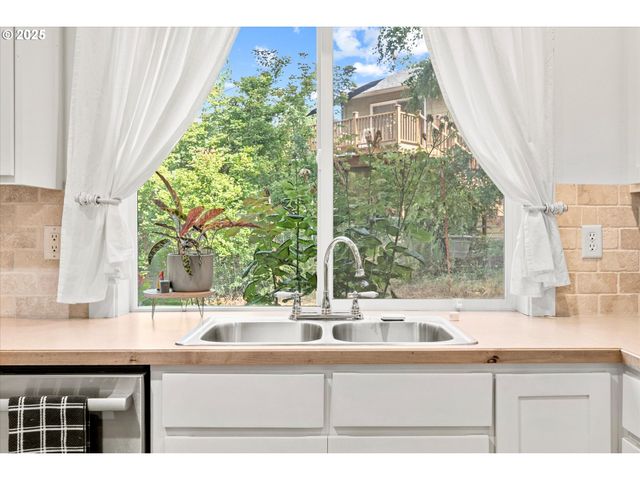 5709 Se 18TH Ct, Gresham, OR 97080