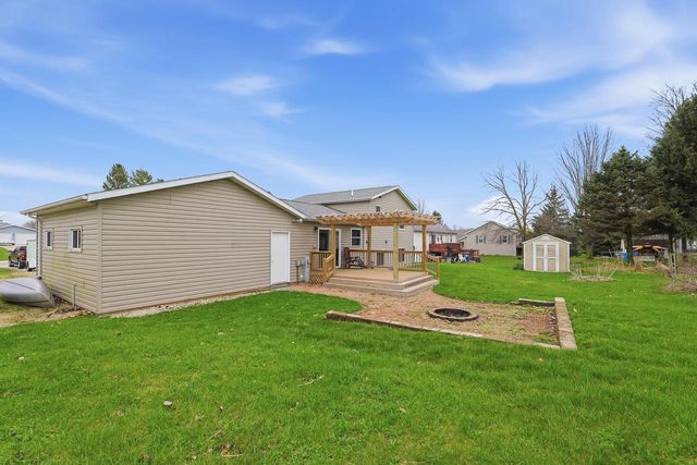 N4493 Hickory ROAD, Hustisford, WI 53034