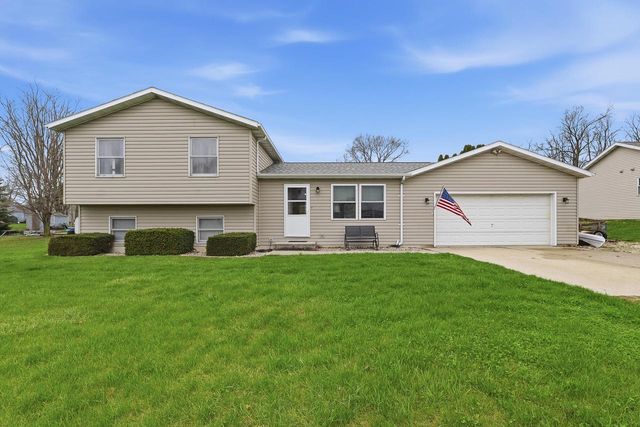 N4493 Hickory ROAD, Hustisford, WI 53034
