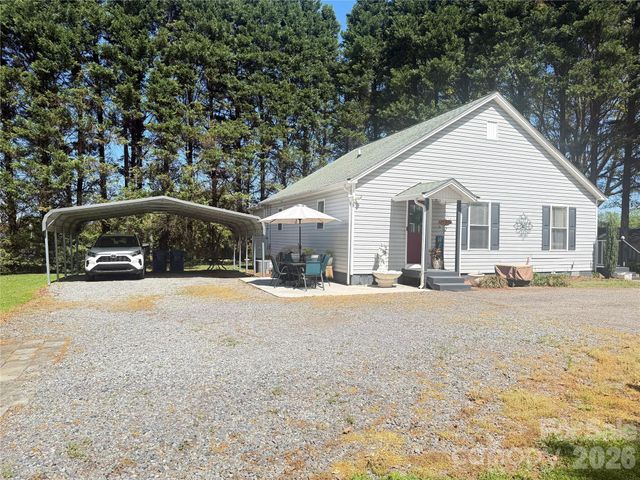 2925 Pine Street, Claremont, NC 28610