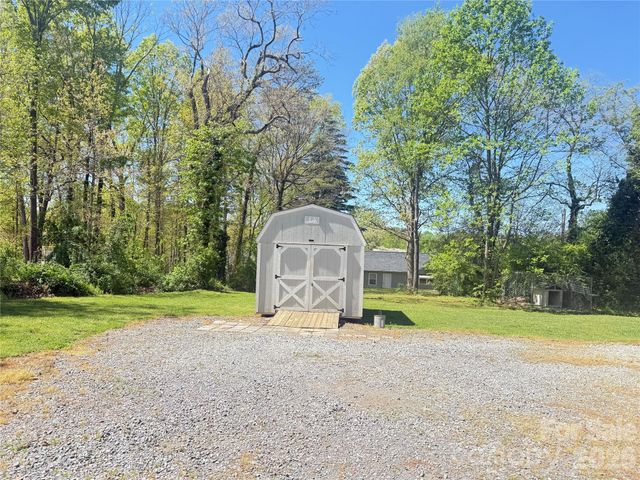 2925 Pine Street, Claremont, NC 28610