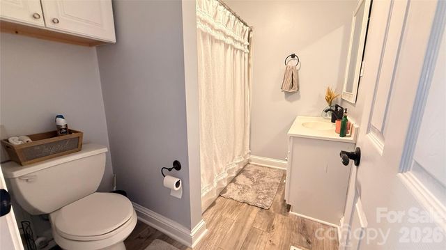 2925 Pine Street, Claremont, NC 28610
