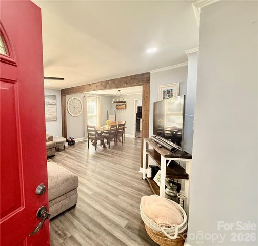 2925 Pine Street, Claremont, NC 28610