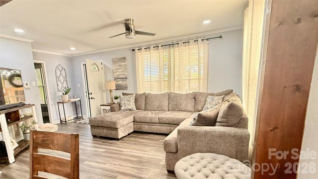 2925 Pine Street, Claremont, NC 28610