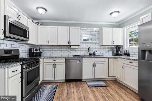 570 GREENBRIAR DR, Williamstown, NJ 08094