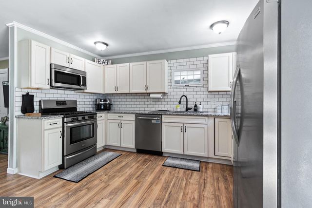 570 GREENBRIAR DR, Williamstown, NJ 08094
