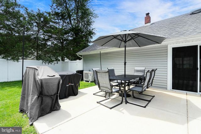 570 GREENBRIAR DR, Williamstown, NJ 08094
