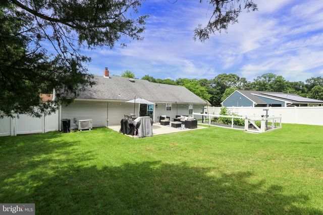 570 GREENBRIAR DR, Williamstown, NJ 08094