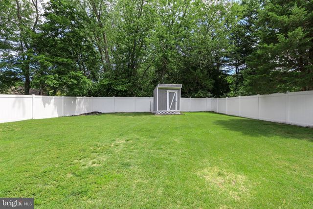 570 GREENBRIAR DR, Williamstown, NJ 08094