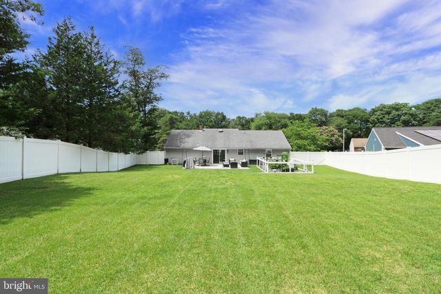 570 GREENBRIAR DR, Williamstown, NJ 08094
