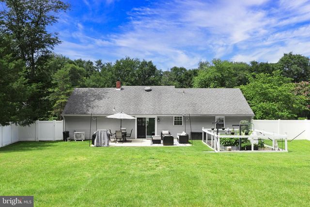 570 GREENBRIAR DR, Williamstown, NJ 08094