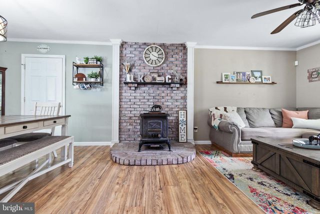 570 GREENBRIAR DR, Williamstown, NJ 08094