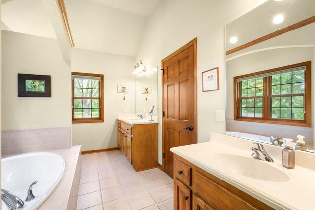 S71W12903 Tess Corners DRIVE, Muskego, WI 53150