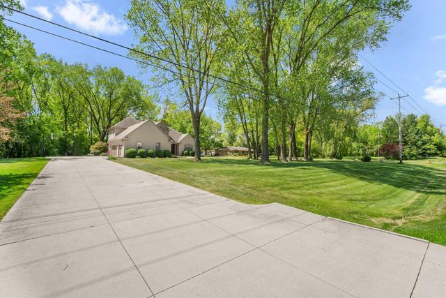S71W12903 Tess Corners DRIVE, Muskego, WI 53150
