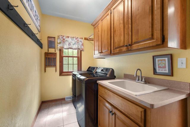 S71W12903 Tess Corners DRIVE, Muskego, WI 53150