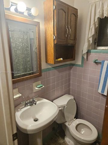 5842 Harding Street R, Hollywood, FL 33021