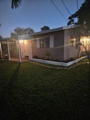5842 Harding Street R, Hollywood, FL 33021