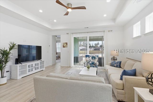 855 Weekend Ave, Hardeeville, SC 29927