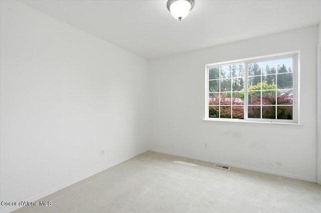 8479 N Summerfield LOOP, Hayden, ID 83835