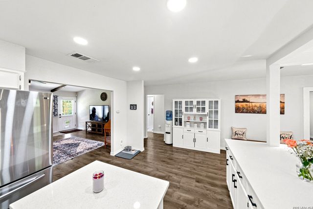 8814 PERTSHIRE ST, San Antonio, TX 78254