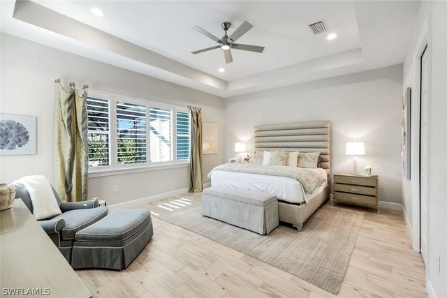 5715 Clarendon DR, Naples, FL 34113