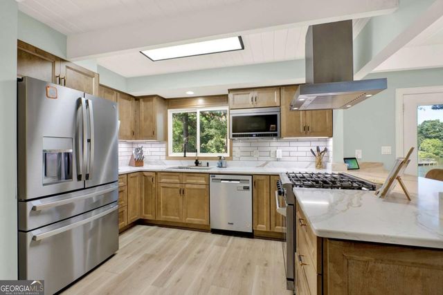 197 Big Springs Road SE, Calhoun, GA 30701