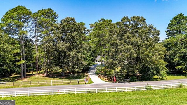 197 Big Springs Road SE, Calhoun, GA 30701