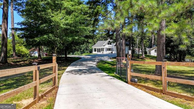 197 Big Springs Road SE, Calhoun, GA 30701